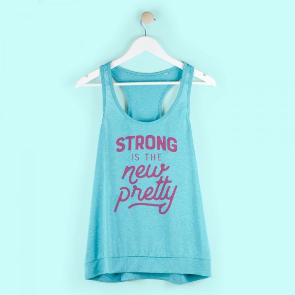 Camiseta "Strong is the new pretty"