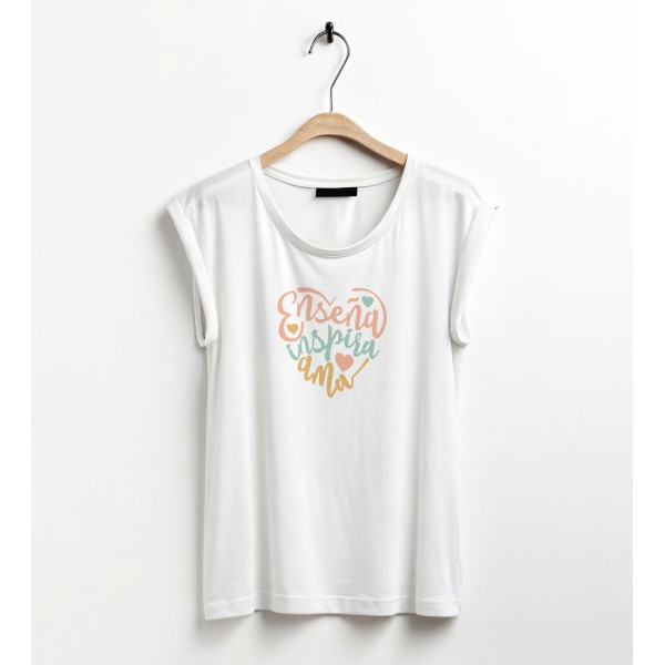 Camiseta "Enseña inspira ama"